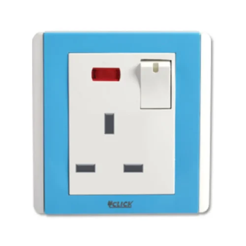 CLICK-IRISH-3 PIN FLAT SOCKET WITH SWITCH,13A