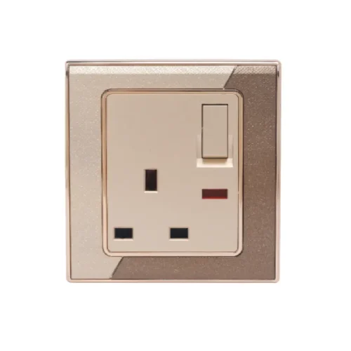 CLICK MARIGOLD 3 PIN FLAT SOCKET WITH SWITCH,13A