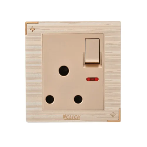 Click Daisy 3 Pin Round Socket With Switch, 15A